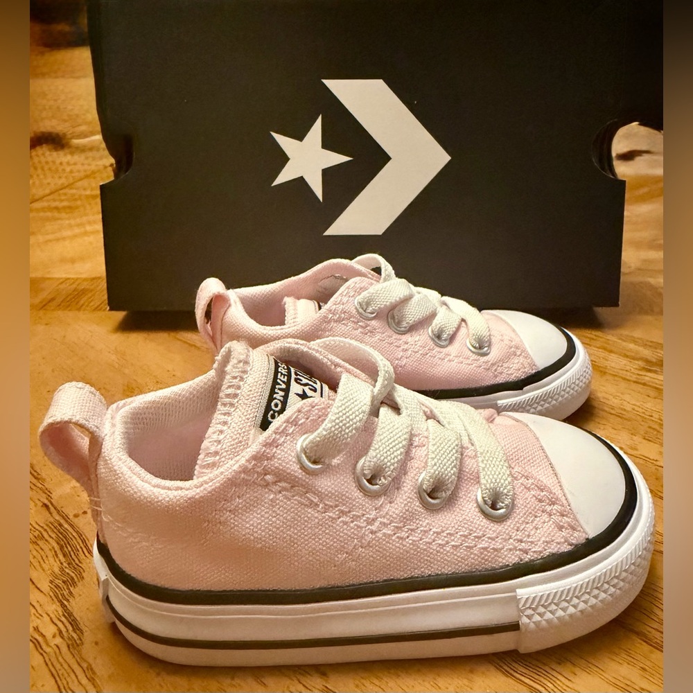 Converse Madison OX – Infant Size 4 (Light Pink)